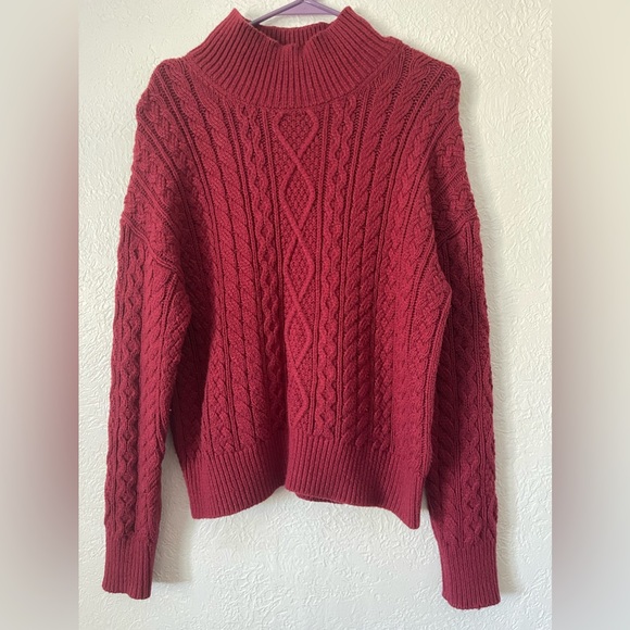 Cable knit wool sweater from Banana Republic. Size L - Picture 5 of 5